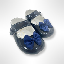 Load image into Gallery viewer, Baypod Baby Bow Navy Pram Soft Soled Shoes