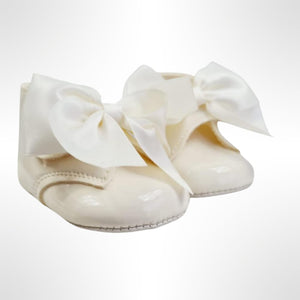 Baypod Large Bow Boot Shoe - Cream